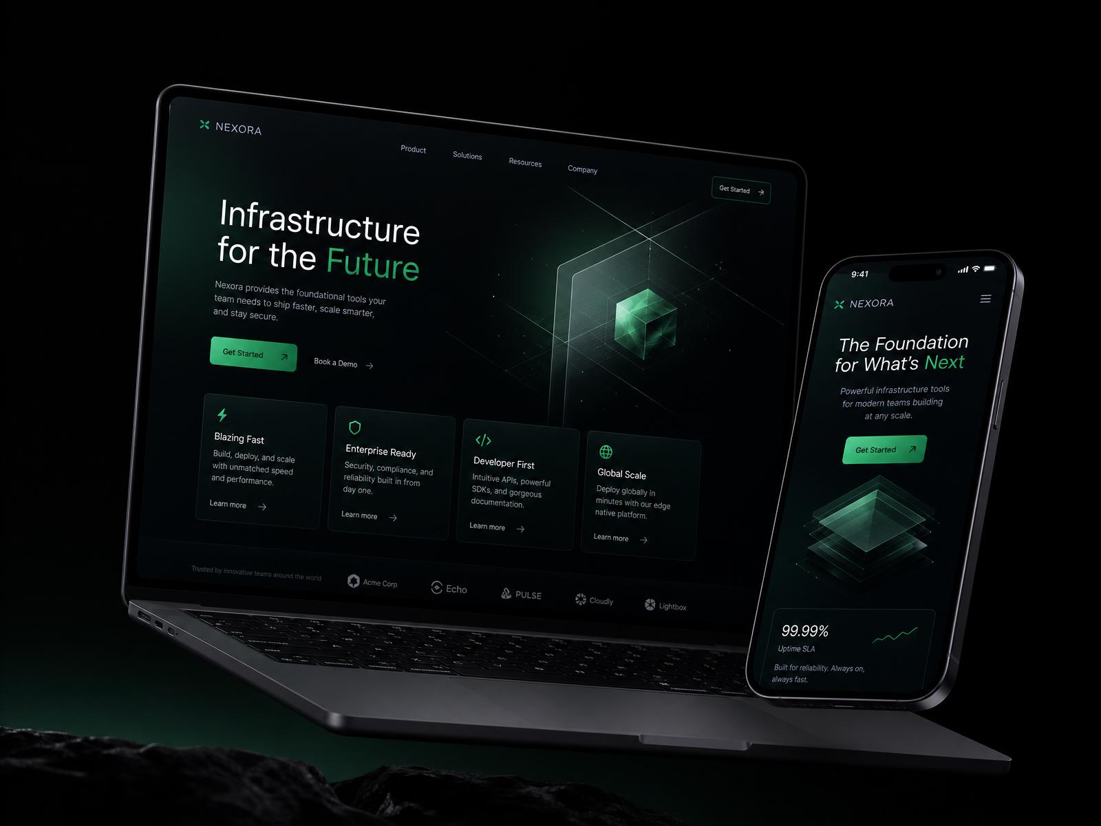 Interfaces de Landing Pages desenvolvidas pela Klauss em notebook e smartphone